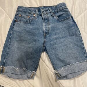 VINTAGE LEVI DEMIN SHORTS